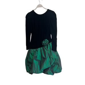 Vintage 80’s Black Velvet & Green Bubble Skirt with V-Neck Back Size: Medium